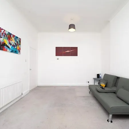 Spacious Minimalist 1Br Flat In London Exterior photo
