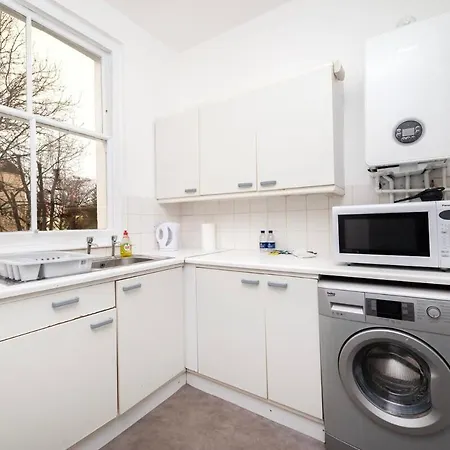 Spacious Minimalist 1Br Flat In London Exterior photo
