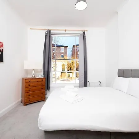 Spacious Minimalist 1Br Flat In London Exterior photo