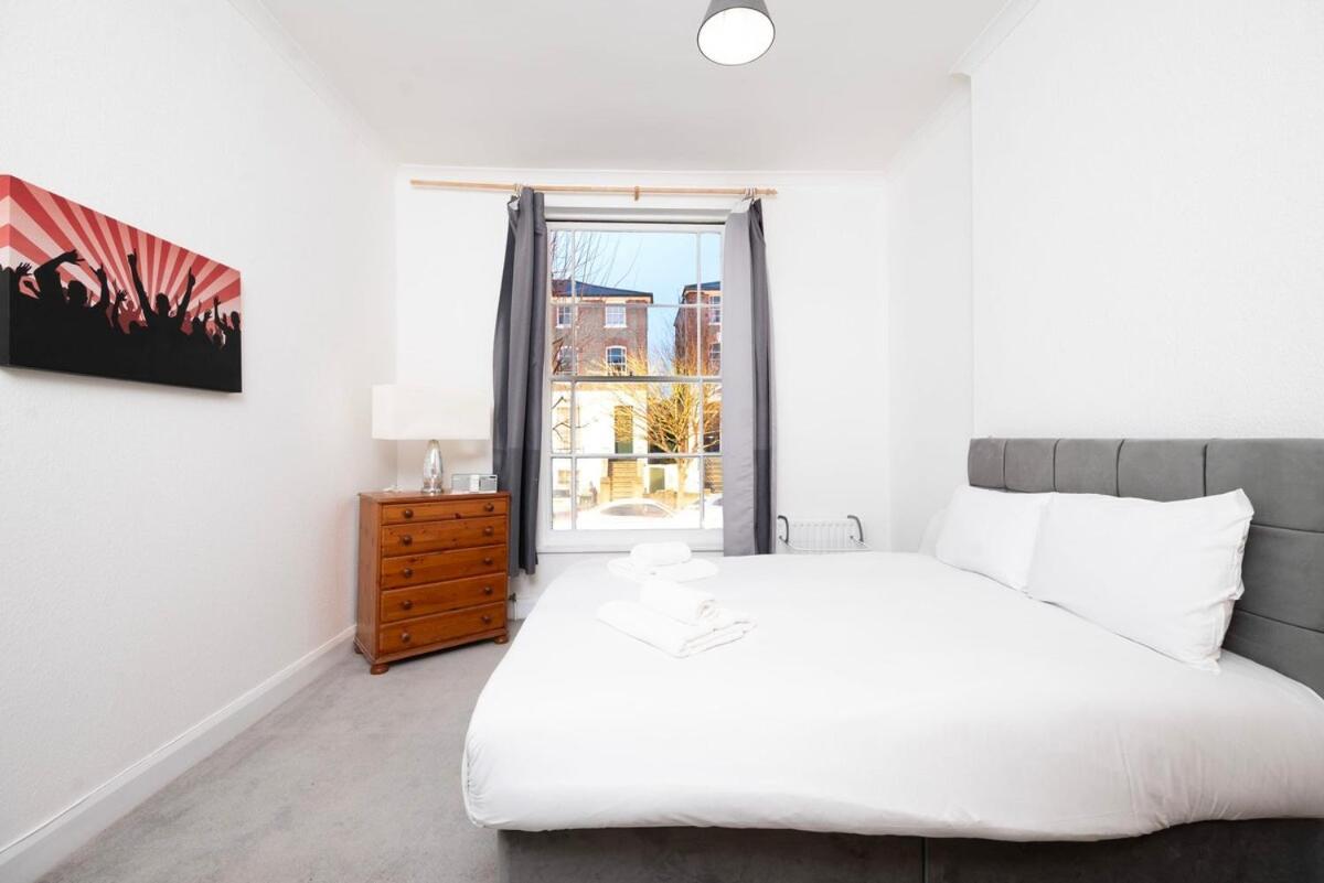 Spacious Minimalist 1br Flat In